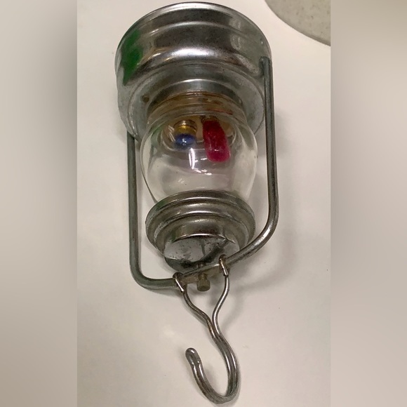 Mid Century Vintage Patented Metal Battery Operated Japanese Skater's Lamp - Picture 15 of 16